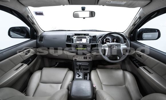 ซื้อ รถมือสอง Toyota Fortuner สีน้ำตาล รถยนต์ ใน %{เมือง} ใน กรุงเทพมหานคร ซื้อ รถมือสอง Toyota Fortuner สีน้ำตาล รถยนต์ ใน %{เมือง} ใน กรุงเทพมหานคร