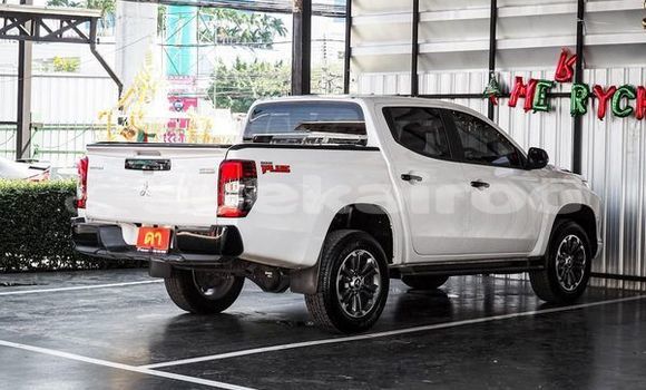 Buy Used Mitsubishi Triton White Car in Bangkok in Bangkok Buy Used Mitsubishi Triton White Car in Bangkok in Bangkok