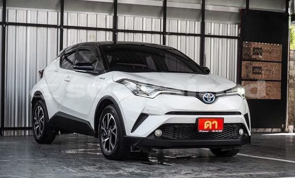 ซื้อ รถมือสอง Toyota C-HR ขาว รถยนต์ ใน %{เมือง} ใน กรุงเทพมหานคร ซื้อ รถมือสอง Toyota C-HR ขาว รถยนต์ ใน %{เมือง} ใน กรุงเทพมหานคร