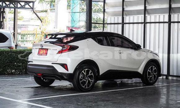 ซื้อ รถมือสอง Toyota C-HR ขาว รถยนต์ ใน %{เมือง} ใน กรุงเทพมหานคร ซื้อ รถมือสอง Toyota C-HR ขาว รถยนต์ ใน %{เมือง} ใน กรุงเทพมหานคร