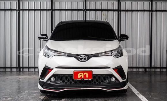 ซื้อ รถมือสอง Toyota C-HR ขาว รถยนต์ ใน %{เมือง} ใน กรุงเทพมหานคร ซื้อ รถมือสอง Toyota C-HR ขาว รถยนต์ ใน %{เมือง} ใน กรุงเทพมหานคร