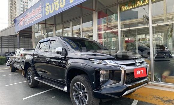 ซื้อ รถมือสอง Mitsubishi Triton สีดำ รถยนต์ ใน %{เมือง} ใน กรุงเทพมหานคร