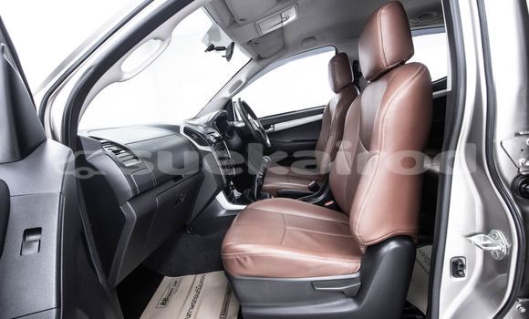 ซื้อ รถมือสอง Isuzu D-Max สีน้ำตาล รถยนต์ ใน %{เมือง} ใน กรุงเทพมหานคร ซื้อ รถมือสอง Isuzu D-Max สีน้ำตาล รถยนต์ ใน %{เมือง} ใน กรุงเทพมหานคร