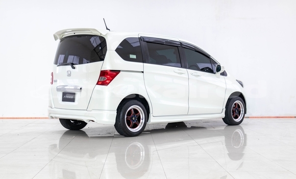 Buy Used Honda Freed White Car in Bangkok in Bangkok Buy Used Honda Freed White Car in Bangkok in Bangkok