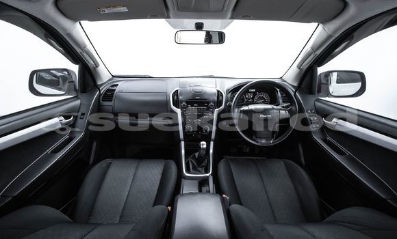 Buy Used Isuzu D-Max White Car in Bangkok in Bangkok Buy Used Isuzu D-Max White Car in Bangkok in Bangkok