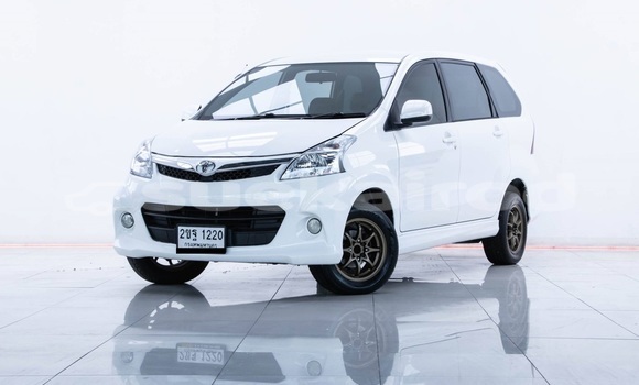Buy Used Toyota Avanza White Car in Bangkok in Bangkok