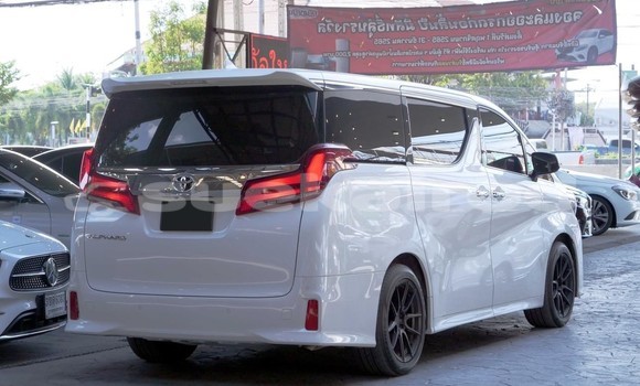Buy Used Toyota Alphard White Car in Bangkok in Bangkok Buy Used Toyota Alphard White Car in Bangkok in Bangkok