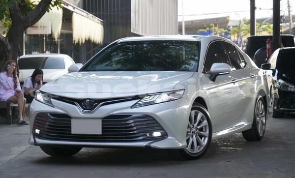 Buy Used Toyota Camry White Car in Bangkok in Bangkok