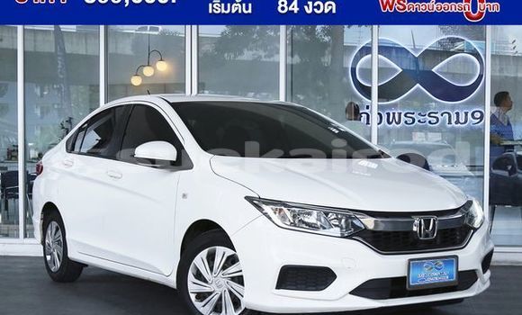 ซื้อ รถมือสอง Honda City ขาว รถยนต์ ใน %{เมือง} ใน กรุงเทพมหานคร