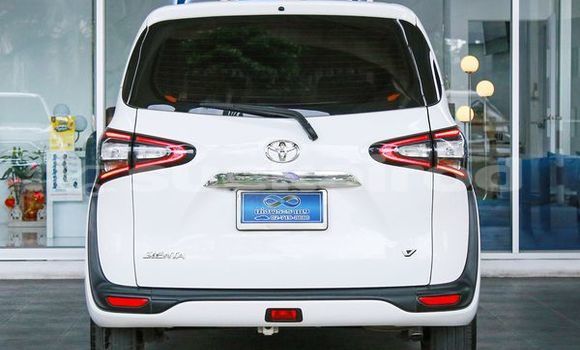 ซื้อ รถมือสอง Toyota Sienta ขาว รถยนต์ ใน %{เมือง} ใน กรุงเทพมหานคร ซื้อ รถมือสอง Toyota Sienta ขาว รถยนต์ ใน %{เมือง} ใน กรุงเทพมหานคร