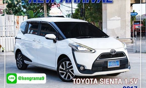 Buy Used Toyota Sienta White Car in Bangkok in Bangkok