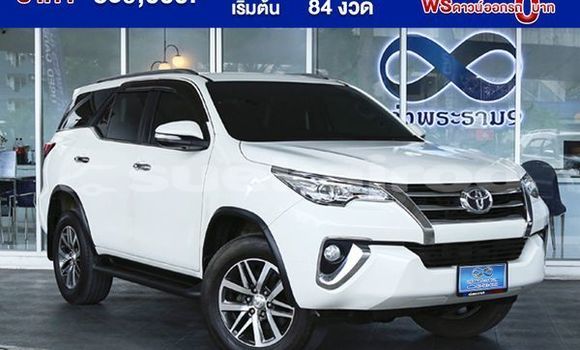 ซื้อ รถมือสอง Toyota Fortuner ขาว รถยนต์ ใน %{เมือง} ใน กรุงเทพมหานคร