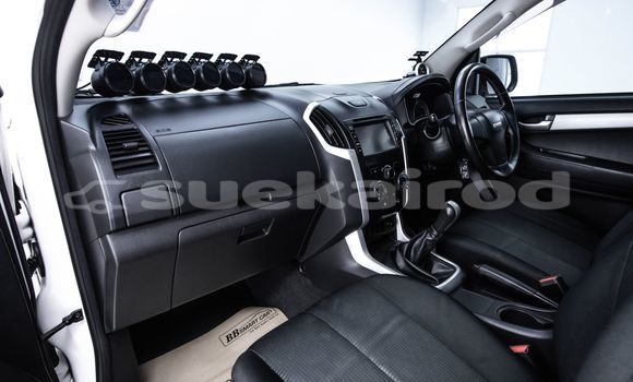 Buy Used Isuzu D-Max White Car in Bangkok in Bangkok Buy Used Isuzu D-Max White Car in Bangkok in Bangkok