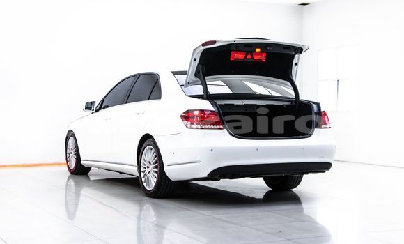 ซื้อ รถมือสอง Mercedes-Benz E-Classe ขาว รถยนต์ ใน %{เมือง} ใน กรุงเทพมหานคร ซื้อ รถมือสอง Mercedes-Benz E-Classe ขาว รถยนต์ ใน %{เมือง} ใน กรุงเทพมหานคร