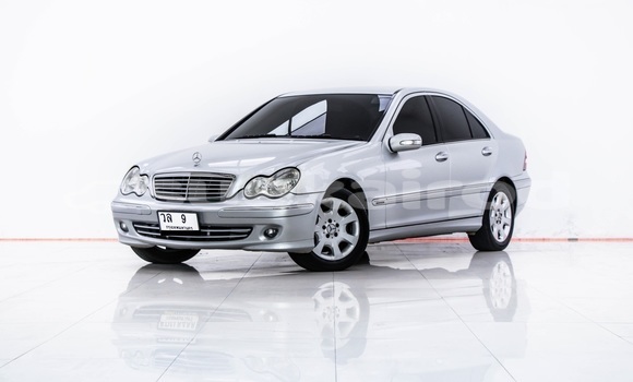 ซื้อ รถมือสอง Mercedes‒Benz C–Class อื่น ๆ รถยนต์ ใน %{เมือง} ใน กรุงเทพมหานคร
