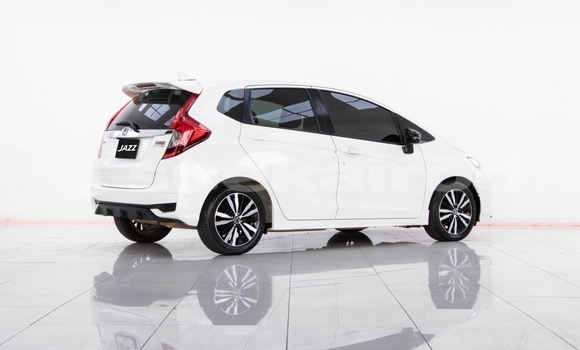 ซื้อ รถมือสอง Honda Jazz ขาว รถยนต์ ใน %{เมือง} ใน กรุงเทพมหานคร ซื้อ รถมือสอง Honda Jazz ขาว รถยนต์ ใน %{เมือง} ใน กรุงเทพมหานคร