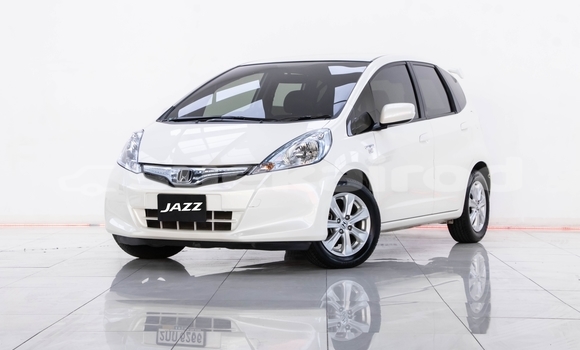 Buy Used Honda Jazz White Car in Bangkok in Bangkok Buy Used Honda Jazz White Car in Bangkok in Bangkok