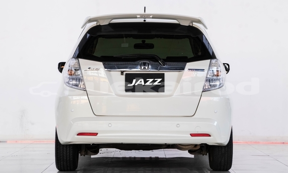Buy Used Honda Jazz White Car in Bangkok in Bangkok Buy Used Honda Jazz White Car in Bangkok in Bangkok