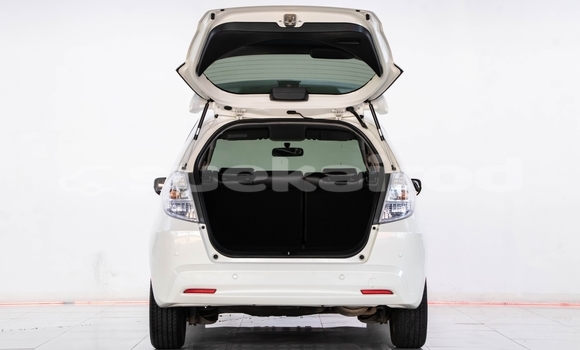 Buy Used Honda Jazz White Car in Bangkok in Bangkok Buy Used Honda Jazz White Car in Bangkok in Bangkok