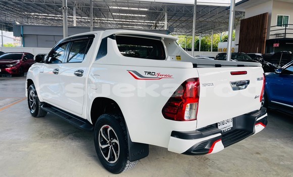 Buy Used Toyota Hiluxe Revo White Car in Bangkok in Bangkok Buy Used Toyota Hiluxe Revo White Car in Bangkok in Bangkok