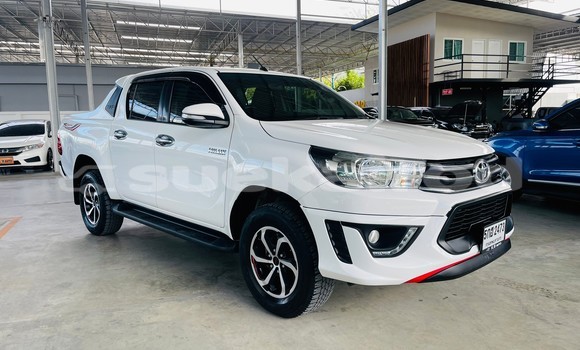 Buy Used Toyota Hiluxe Revo White Car in Bangkok in Bangkok Buy Used Toyota Hiluxe Revo White Car in Bangkok in Bangkok