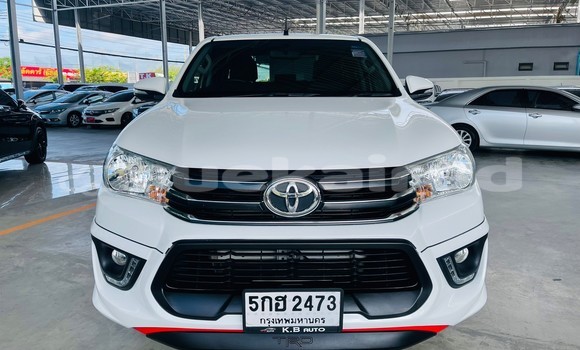 Buy Used Toyota Hiluxe Revo White Car in Bangkok in Bangkok Buy Used Toyota Hiluxe Revo White Car in Bangkok in Bangkok