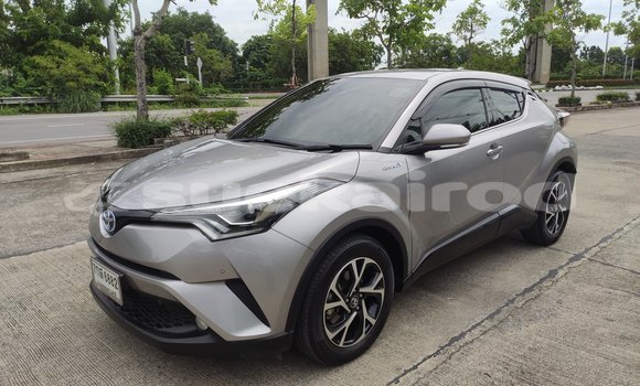 ซื้อ รถมือสอง Toyota C-HR เงิน รถยนต์ ใน %{เมือง} ใน กรุงเทพมหานคร