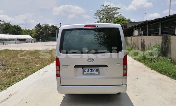 ซื้อ รถมือสอง Toyota Hiace เงิน รถยนต์ ใน %{เมือง} ใน กรุงเทพมหานคร ซื้อ รถมือสอง Toyota Hiace เงิน รถยนต์ ใน %{เมือง} ใน กรุงเทพมหานคร
