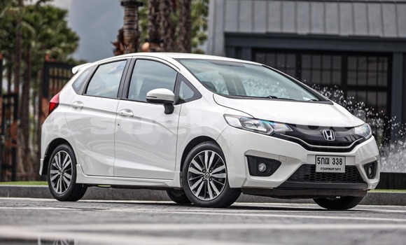 Buy Used Honda Jazz White Car in Bangkok in Bangkok