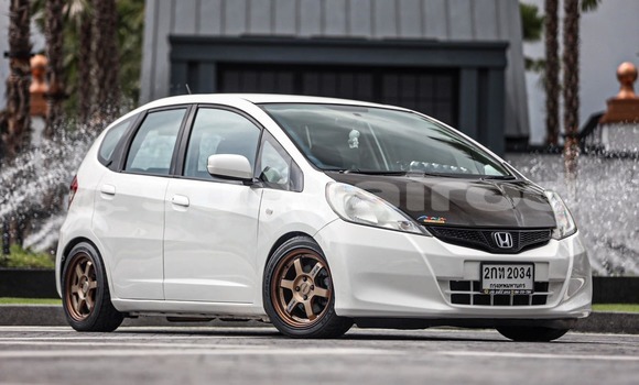 Buy Used Honda Jazz White Car in Bangkok in Bangkok
