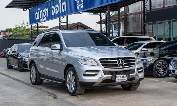 Buy Used Mercedes-Benz M-klasse Silver Car in Bangkok in Bangkok
