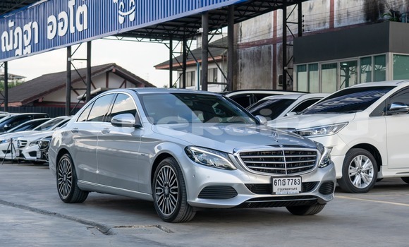 ซื้อ รถมือสอง Mercedes-Benz C-Classe เงิน รถยนต์ ใน %{เมือง} ใน กรุงเทพมหานคร