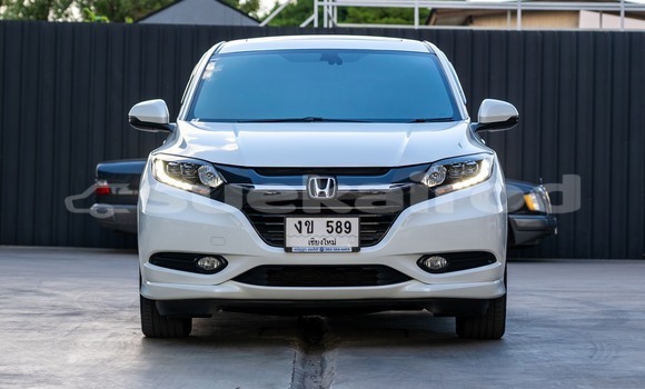 Buy Used Honda HR-V White Car in Bangkok in Bangkok Buy Used Honda HR-V White Car in Bangkok in Bangkok