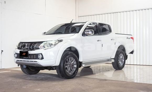 ซื้อ รถมือสอง Mitsubishi Triton ขาว รถยนต์ ใน %{เมือง} ใน กรุงเทพมหานคร