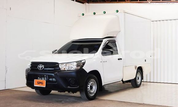 Buy Used Toyota Hiluxe Revo White Car in Bangkok in Bangkok