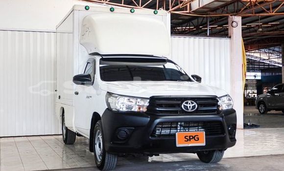 Buy Used Toyota Hiluxe Revo White Car in Bangkok in Bangkok Buy Used Toyota Hiluxe Revo White Car in Bangkok in Bangkok