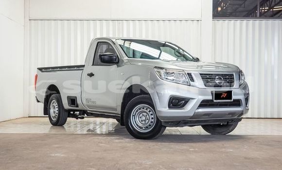 ซื้อ รถมือสอง Nissan Navara เงิน รถยนต์ ใน %{เมือง} ใน กรุงเทพมหานคร