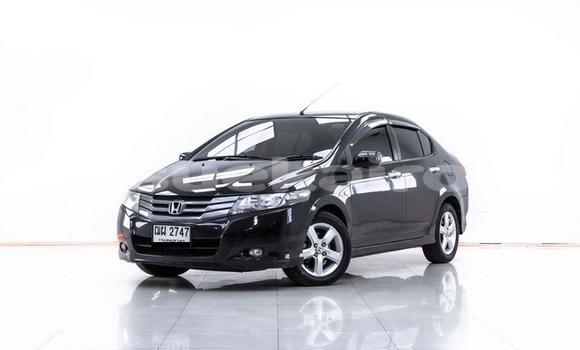 ซื้อ รถมือสอง Honda City สีดำ รถยนต์ ใน %{เมือง} ใน กรุงเทพมหานคร