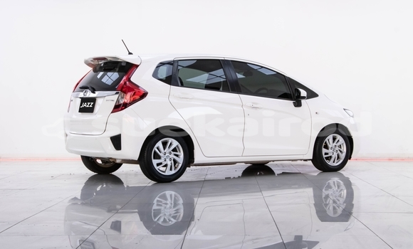 Buy Used Honda Jazz White Car in Bangkok in Bangkok Buy Used Honda Jazz White Car in Bangkok in Bangkok