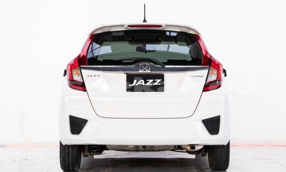 Buy Used Honda Jazz White Car in Bangkok in Bangkok Buy Used Honda Jazz White Car in Bangkok in Bangkok