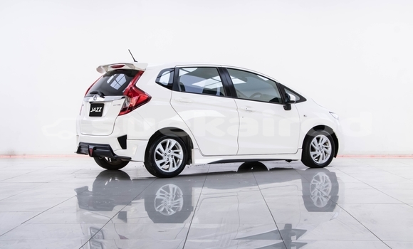 ซื้อ รถมือสอง Honda Jazz ขาว รถยนต์ ใน %{เมือง} ใน กรุงเทพมหานคร ซื้อ รถมือสอง Honda Jazz ขาว รถยนต์ ใน %{เมือง} ใน กรุงเทพมหานคร