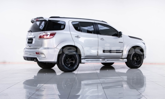 Buy Used Chevrolet TrailBlazer White Car in Bangkok in Bangkok Buy Used Chevrolet TrailBlazer White Car in Bangkok in Bangkok