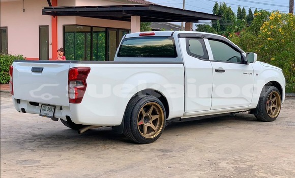 Buy Used Isuzu D-Max White Car in Bangkok in Bangkok Buy Used Isuzu D-Max White Car in Bangkok in Bangkok