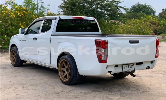 Buy Used Isuzu D-Max White Car in Bangkok in Bangkok Buy Used Isuzu D-Max White Car in Bangkok in Bangkok