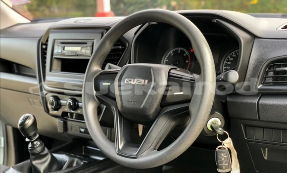 Buy Used Isuzu D-Max White Car in Bangkok in Bangkok Buy Used Isuzu D-Max White Car in Bangkok in Bangkok