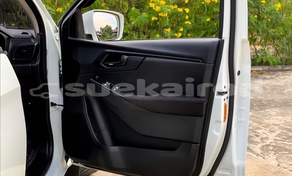 Buy Used Isuzu D-Max White Car in Bangkok in Bangkok Buy Used Isuzu D-Max White Car in Bangkok in Bangkok