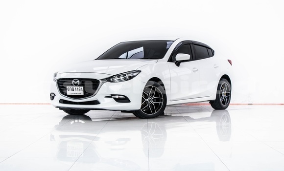 ซื้อ รถมือสอง Mazda 3 ขาว รถยนต์ ใน %{เมือง} ใน กรุงเทพมหานคร