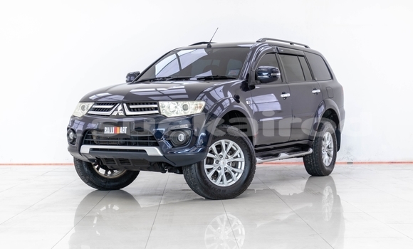 Buy Used Mitsubishi Pajero Blue Car in Bangkok in Bangkok