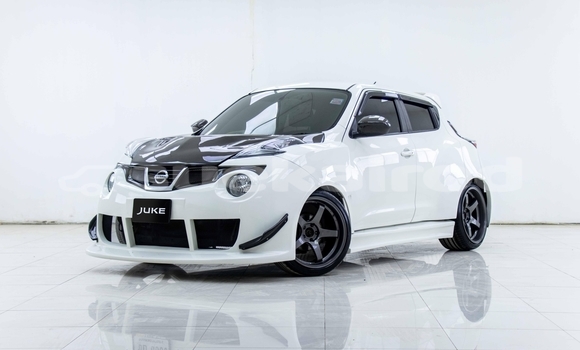 Buy Used Nissan Juke White Car in Bangkok in Bangkok