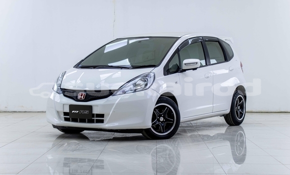 Buy Used Honda Jazz White Car in Bangkok in Bangkok